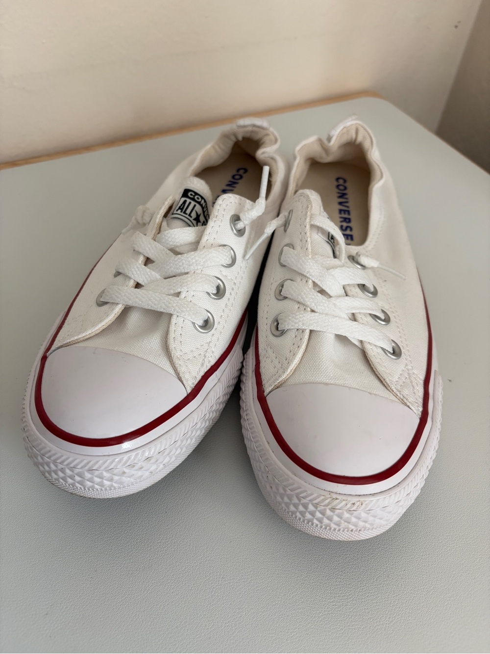 Converse shoreline White Canvas Low Top Sneakers with Red Trim 8.5